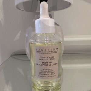 Vanilla Musk Body Oil Nourishes, Firms & Glows 110ml by Sand + Fog NWT